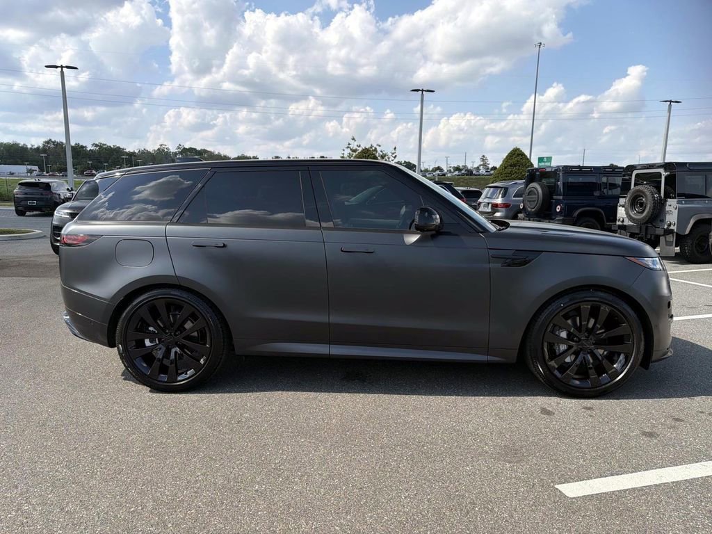 New 2026 Land Rover Range Rover Sport Dynamic SE image 6