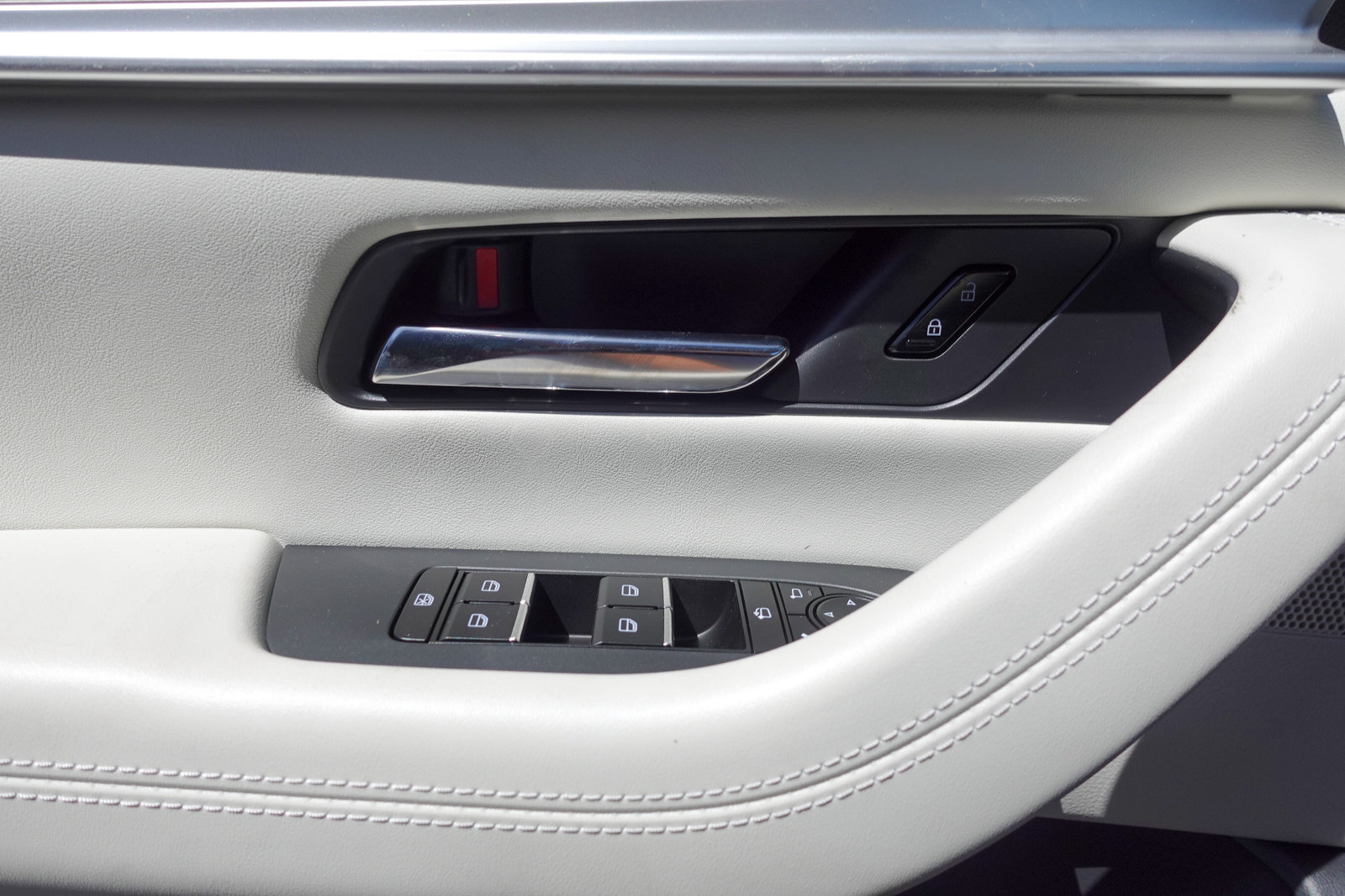 New 2026 MAZDA CX-90 Plug-In Hybrid w/ Premium Plus AWD/4WD image 16