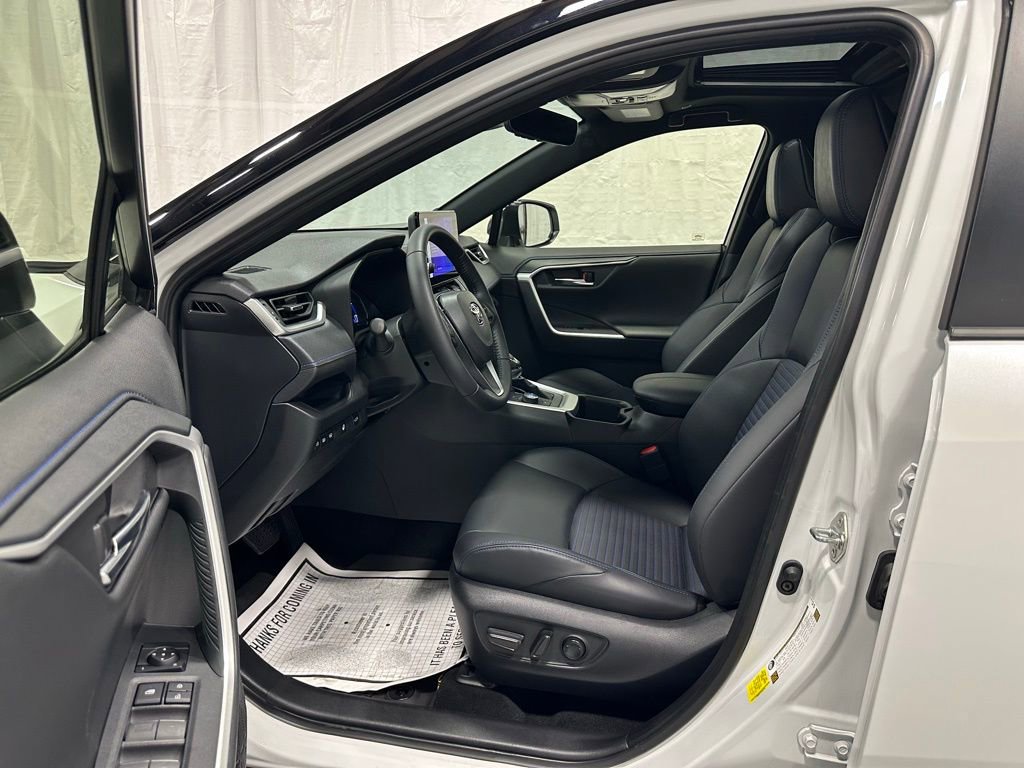 Used 2025 Toyota RAV4 XSE w/ Weather Package image 10