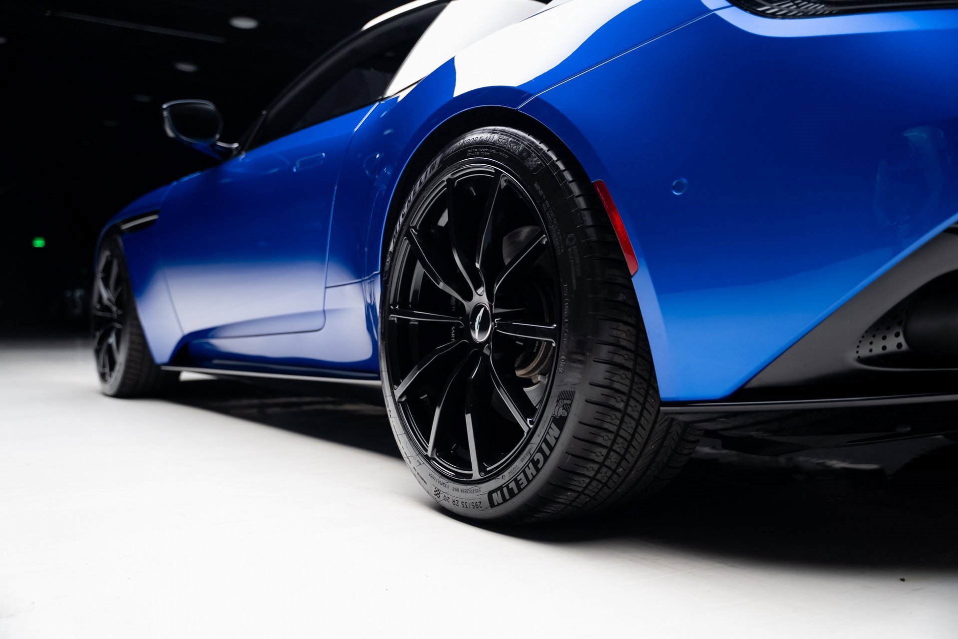 Used 2020 Aston Martin DB11 AMR image 76