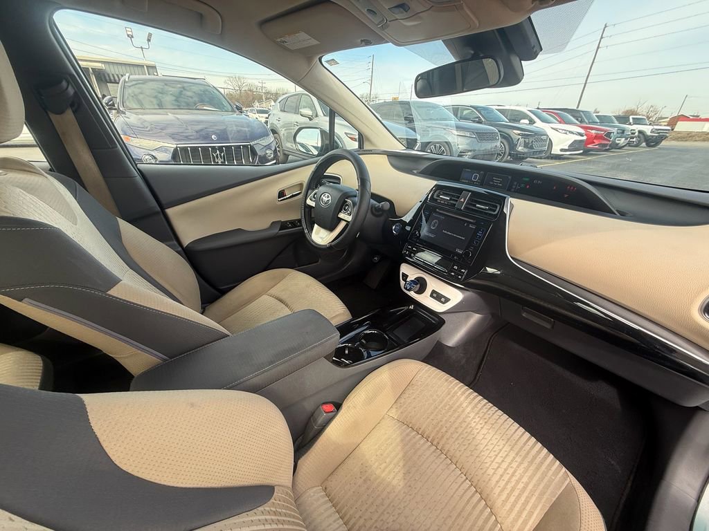 Used 2017 Toyota Prius Three image 25