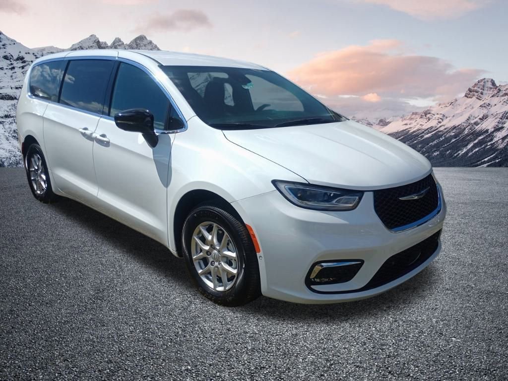 New 2026 Chrysler Pacifica Select image 2