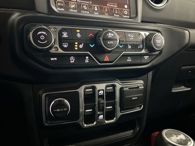 Used 2022 Jeep Wrangler Unlimited Sahara w/ Cold Weather Group image 18