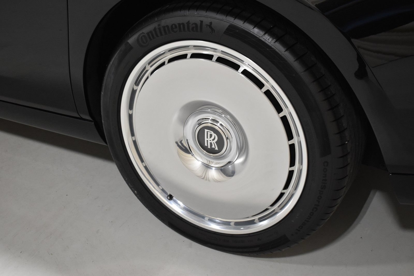 New 2027 Rolls-Royce Phantom Sedan RWD image 15