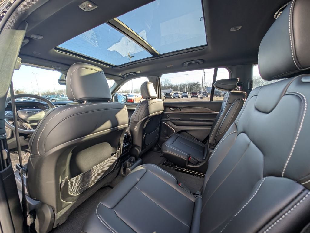 New 2026 Jeep Grand Cherokee L Limited w/ Limited Altitude Package image 15
