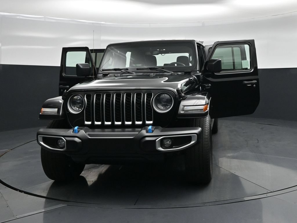 Used 2023 Jeep Wrangler Unlimited Sahara AWD/4WD image 26