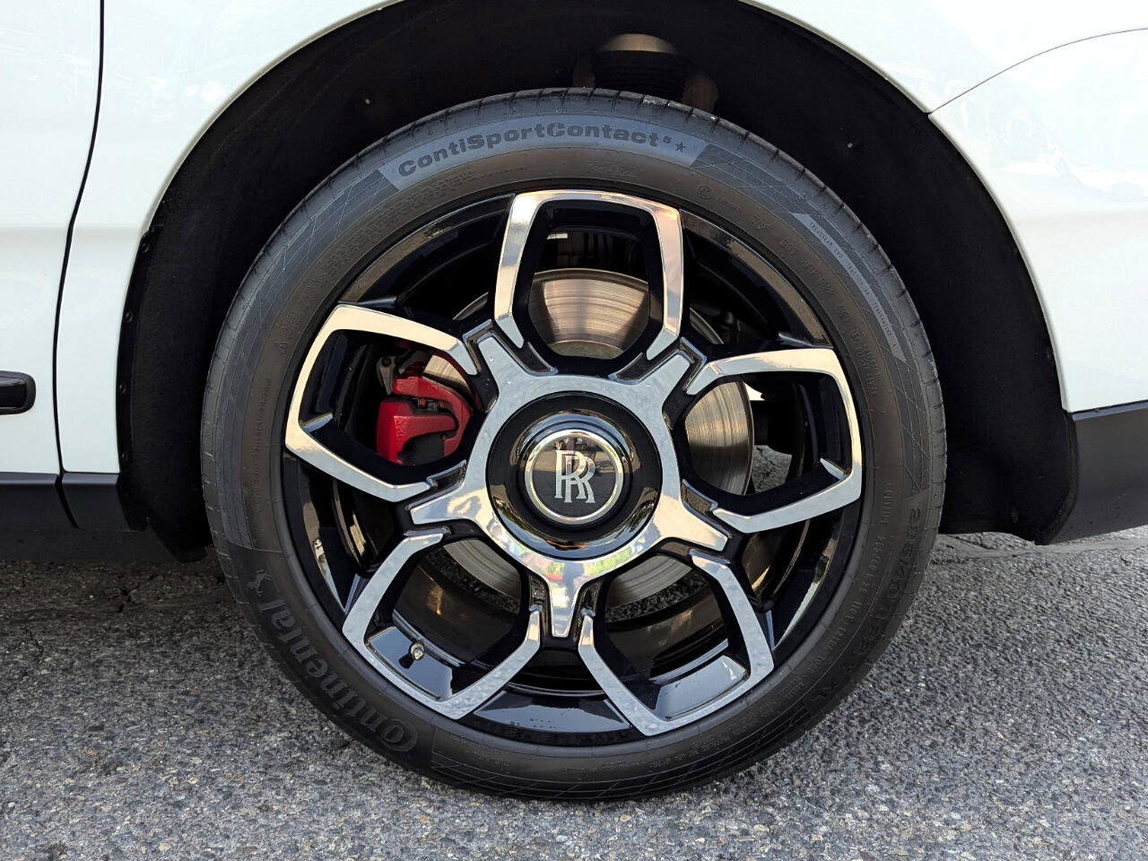 Used 2022 Rolls-Royce Cullinan Black Badge image 93