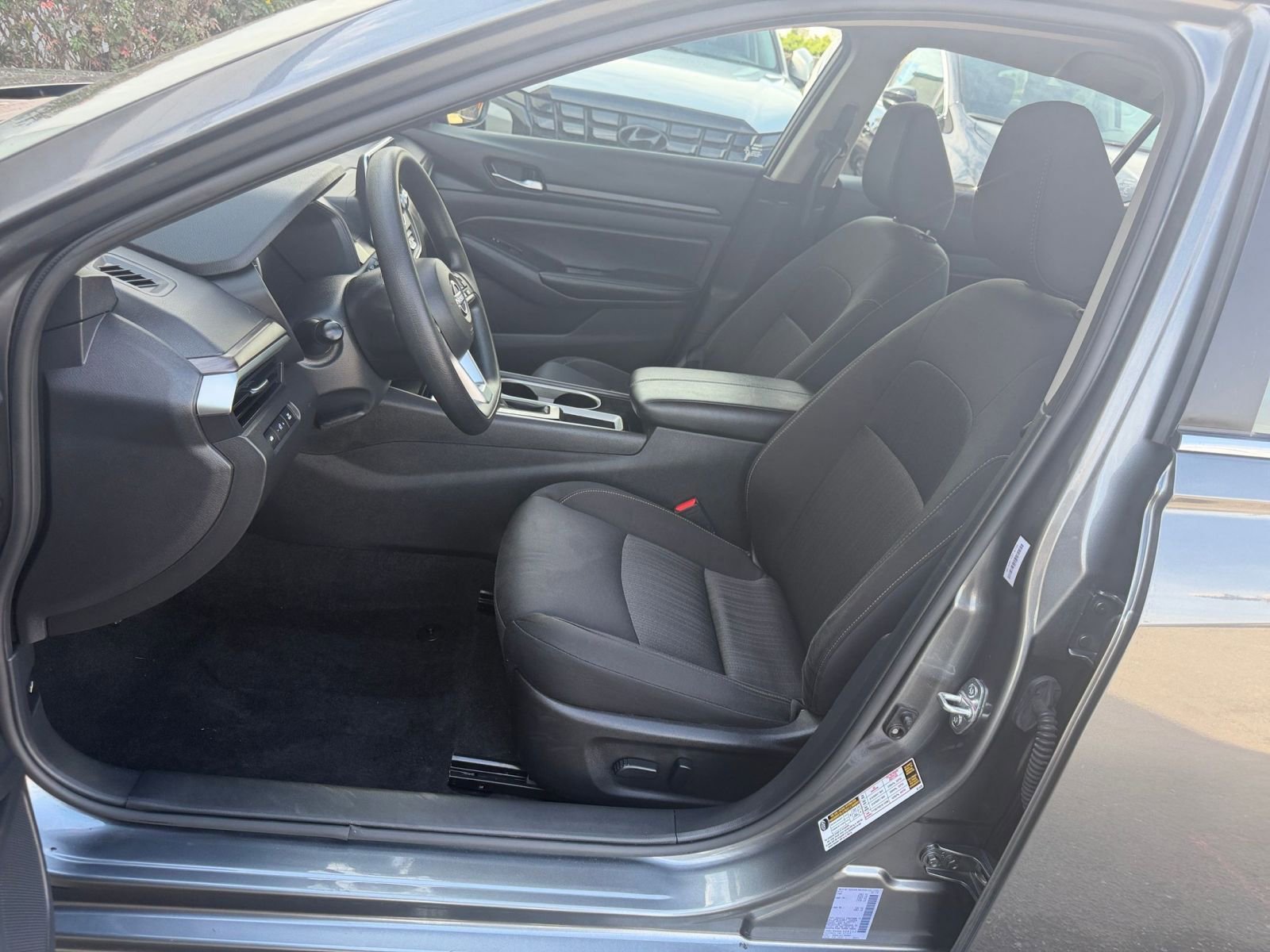 Used 2024 Nissan Altima 2.5 SV image 37