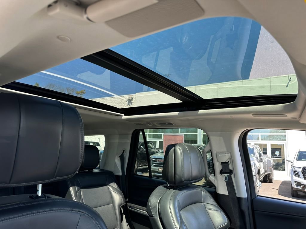 Used 2025 Lincoln Navigator Reserve AWD/4WD image 32