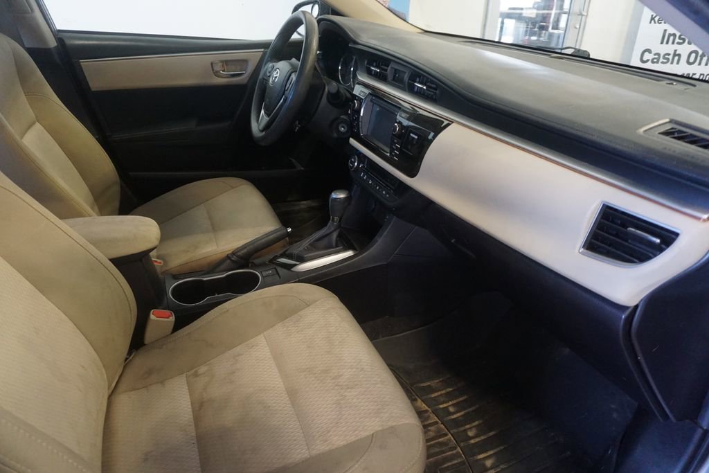 Used 2015 Toyota Corolla LE FWD image 16