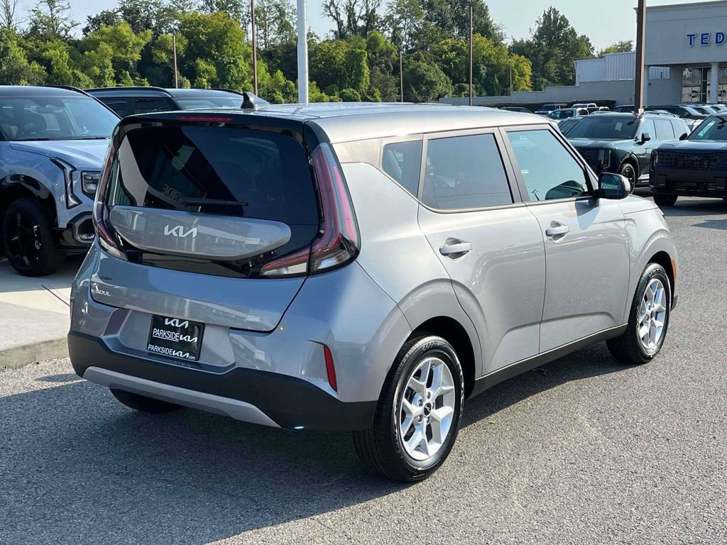 Used 2025 Kia Soul LX w/ LX Technology Package FWD image 26