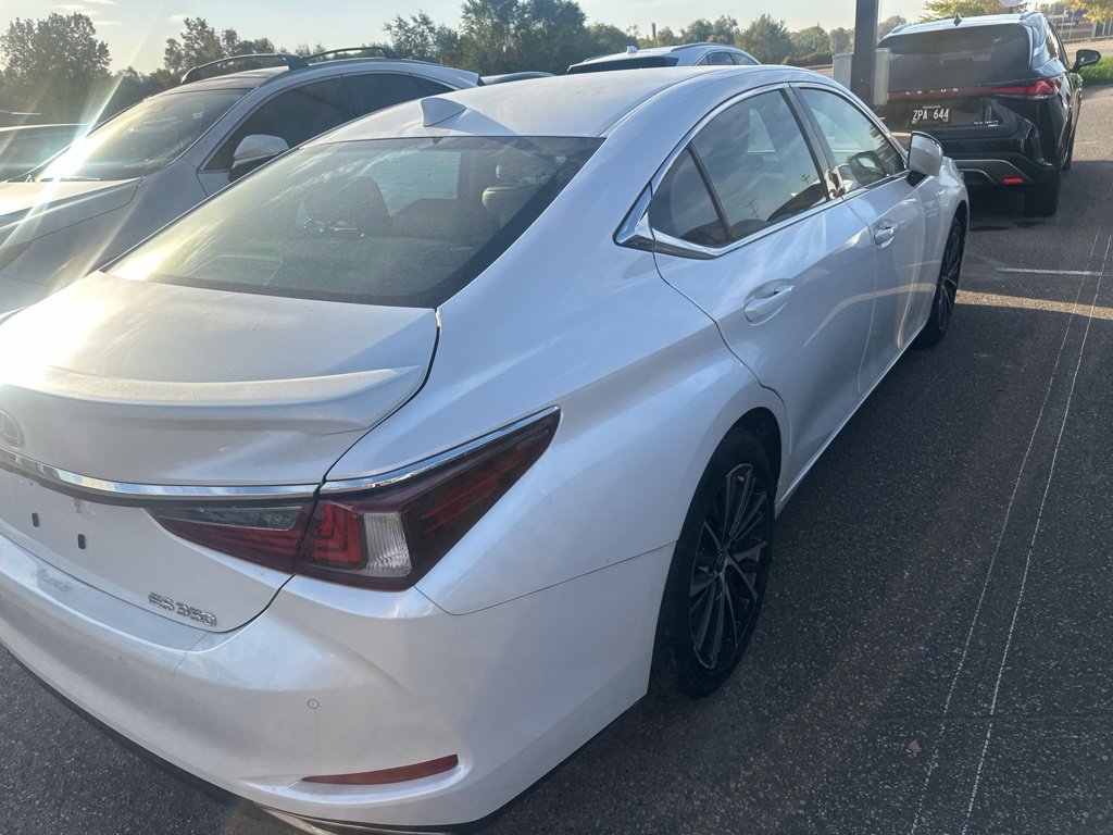 Certified 2024 Lexus ES 350 w/ Premium Package FWD image 20