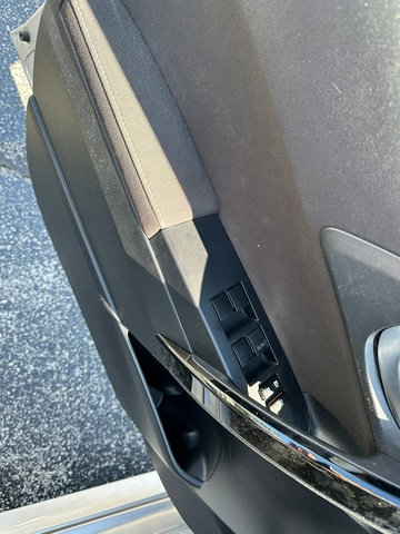 Used 2017 Toyota Corolla iM image 9