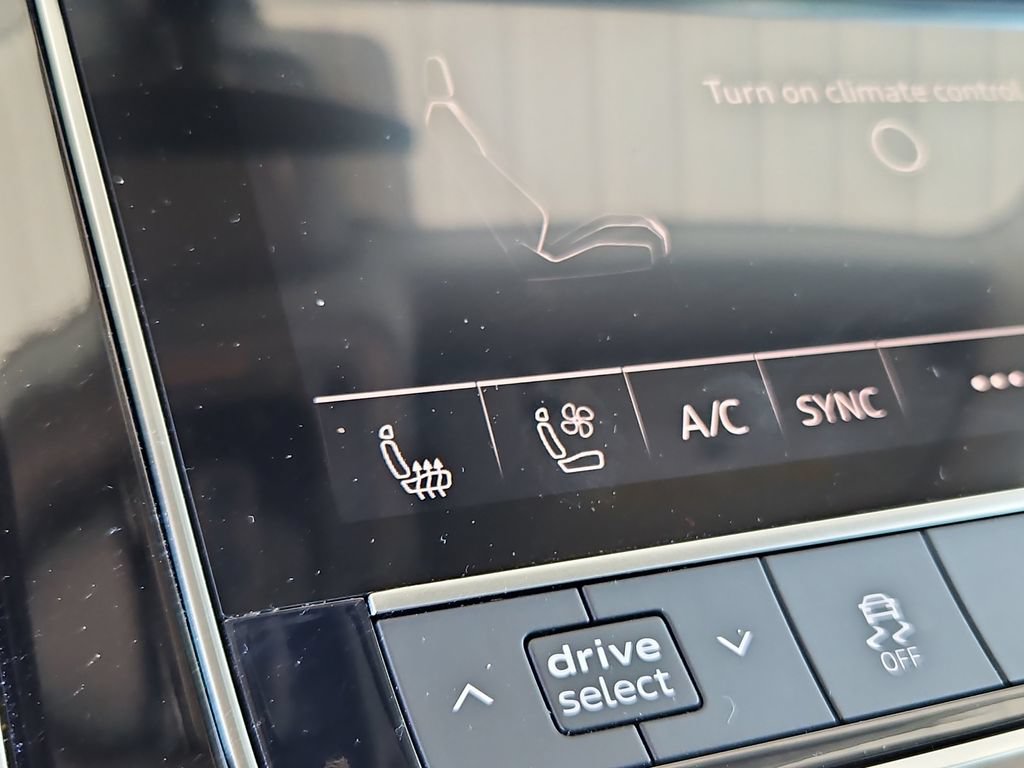 Used 2019 Audi Q8 Premium Plus w/ Premium Plus AWD/4WD image 19