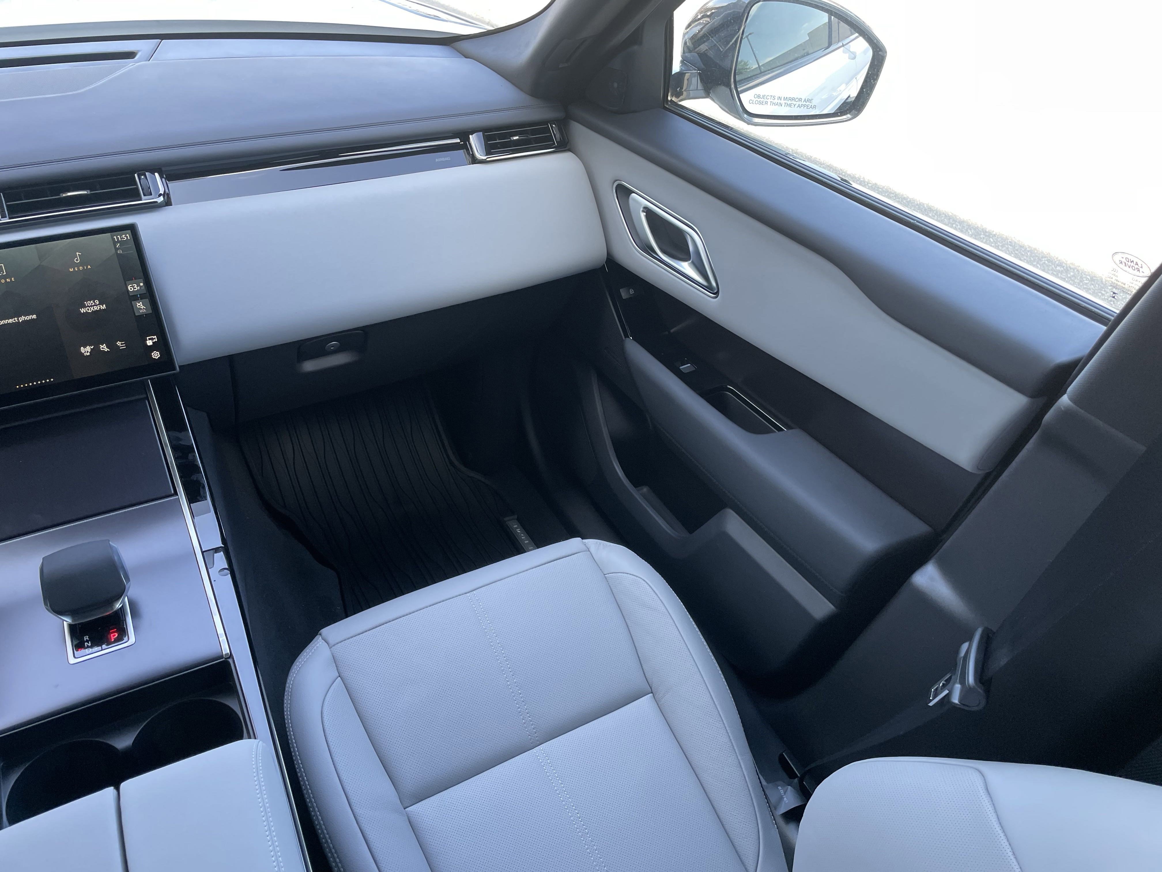 New 2026 Land Rover Range Rover Velar Dynamic SE image 18
