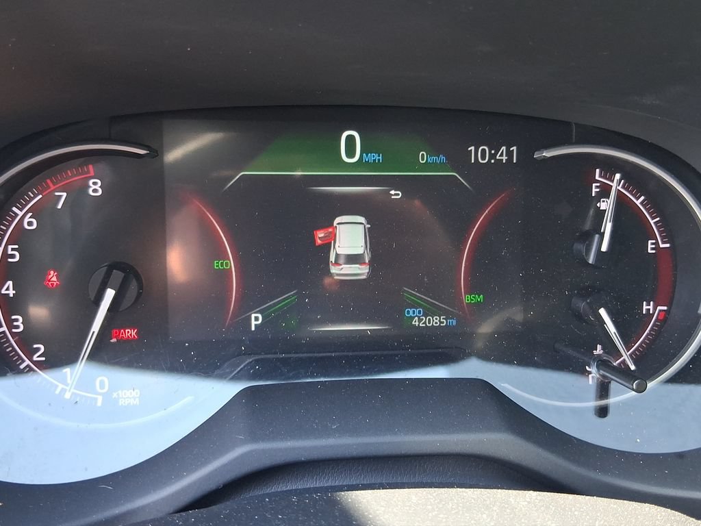 Used 2025 Toyota RAV4 XLE AWD/4WD image 21