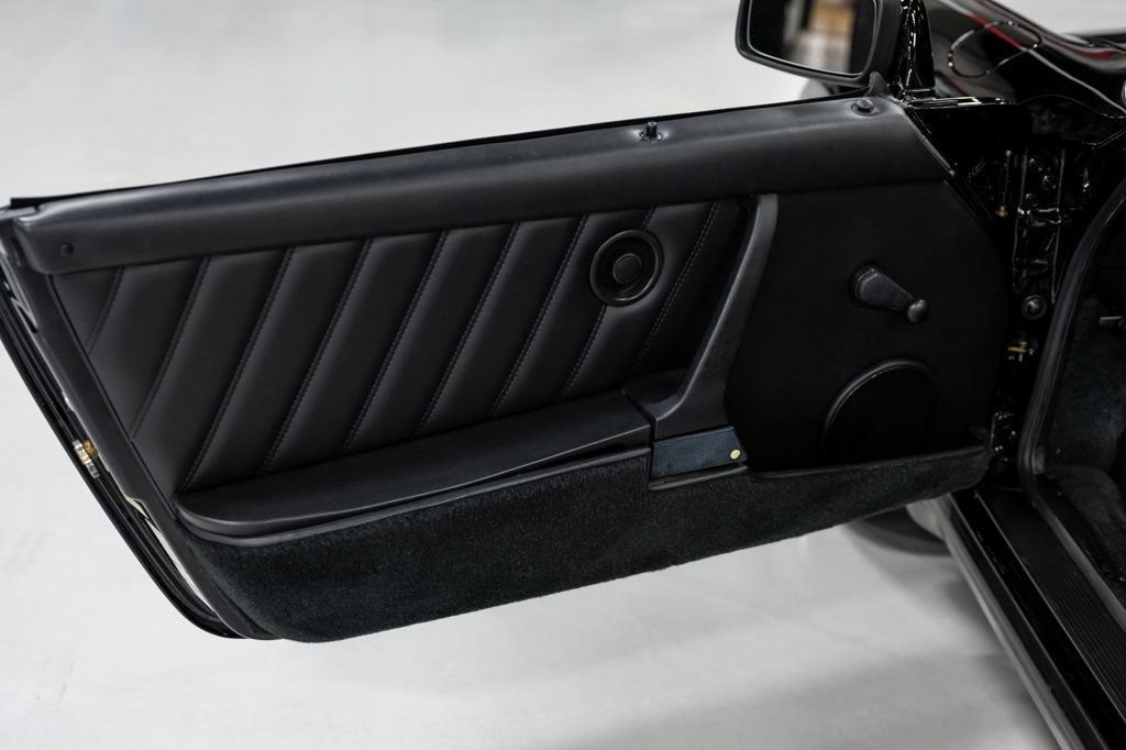 Used 1989 Porsche 911 Carrera RWD image 17