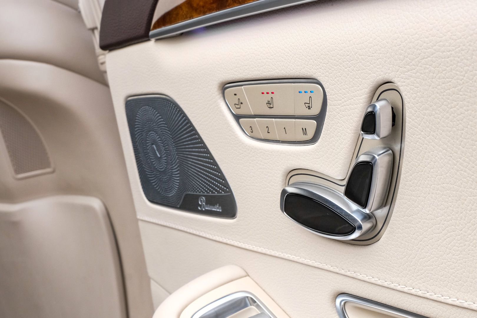Used 2015 Mercedes-Benz S 550 Sedan w/ Sport Package image 48