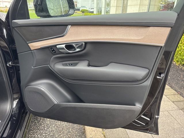 Used 2025 Volvo XC90 B6 Plus AWD/4WD image 16
