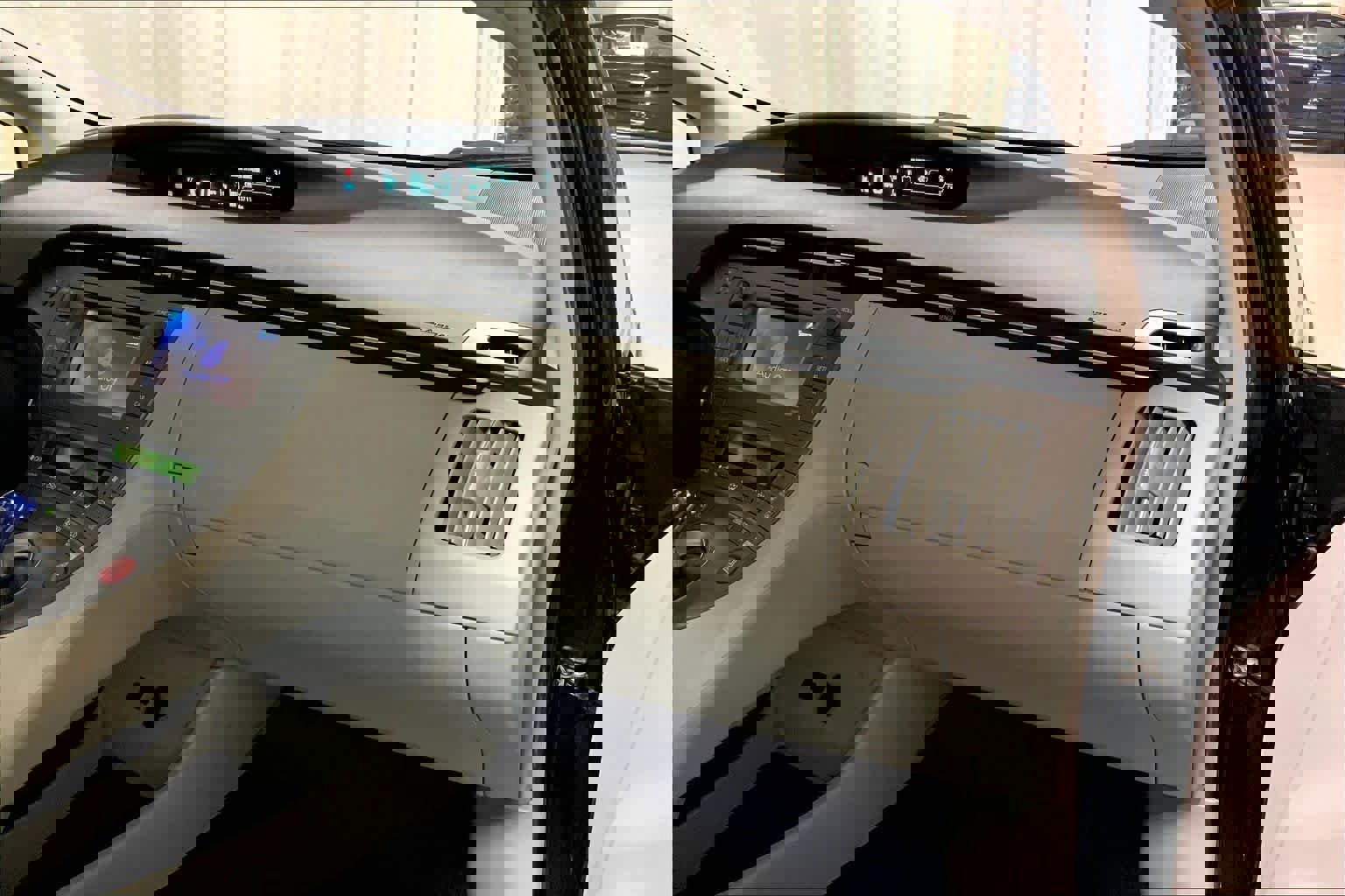 Used 2012 Toyota Prius Two FWD image 18