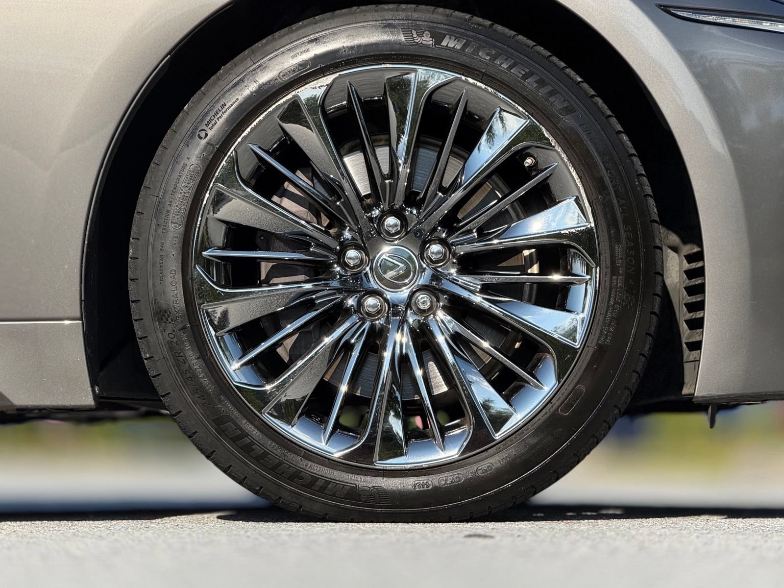Used 2018 Lexus LS 500 w/ Interior Upgrade Package RWD image 21