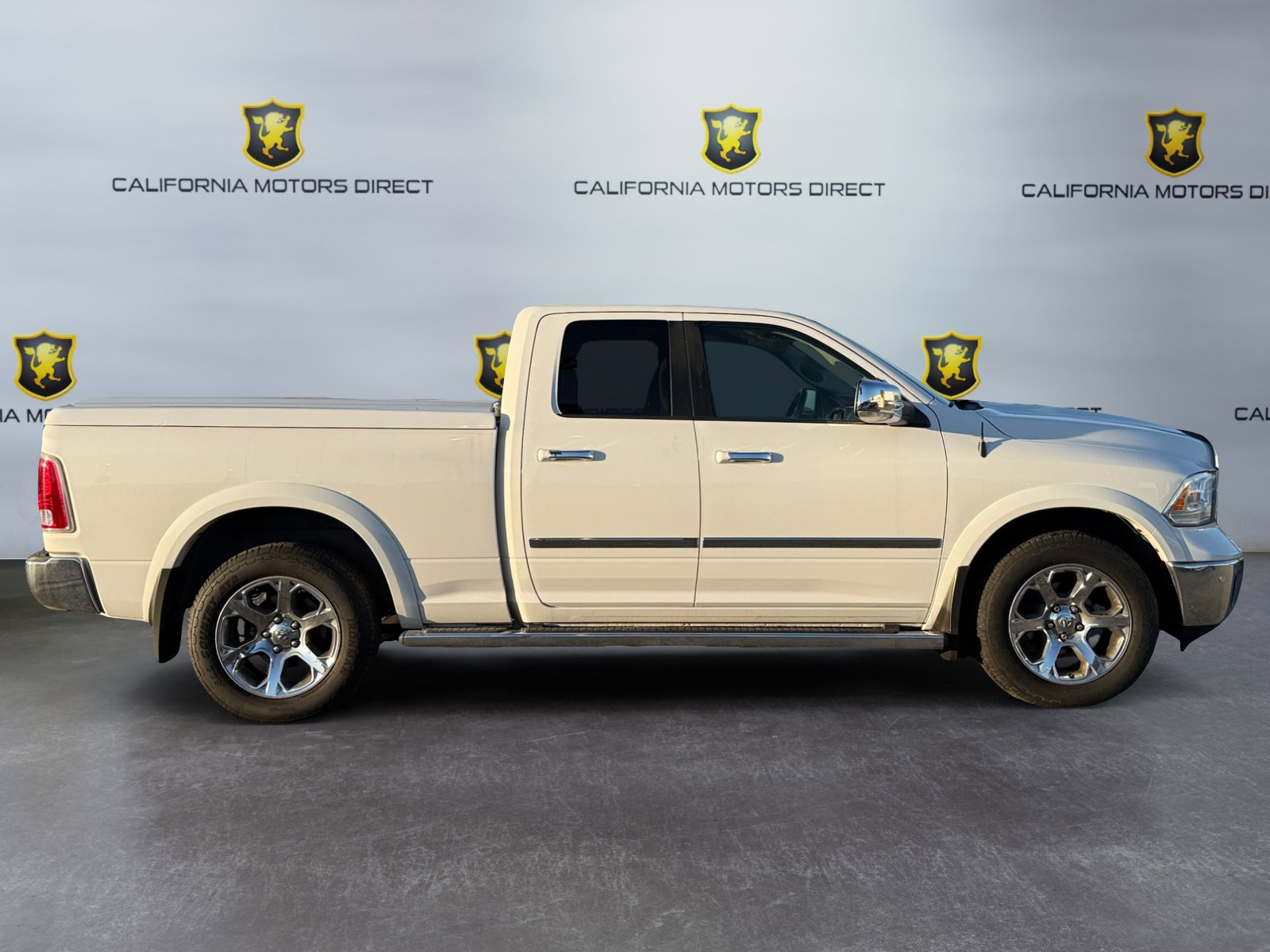 Used 2017 RAM 1500 Laramie AWD/4WD image 3