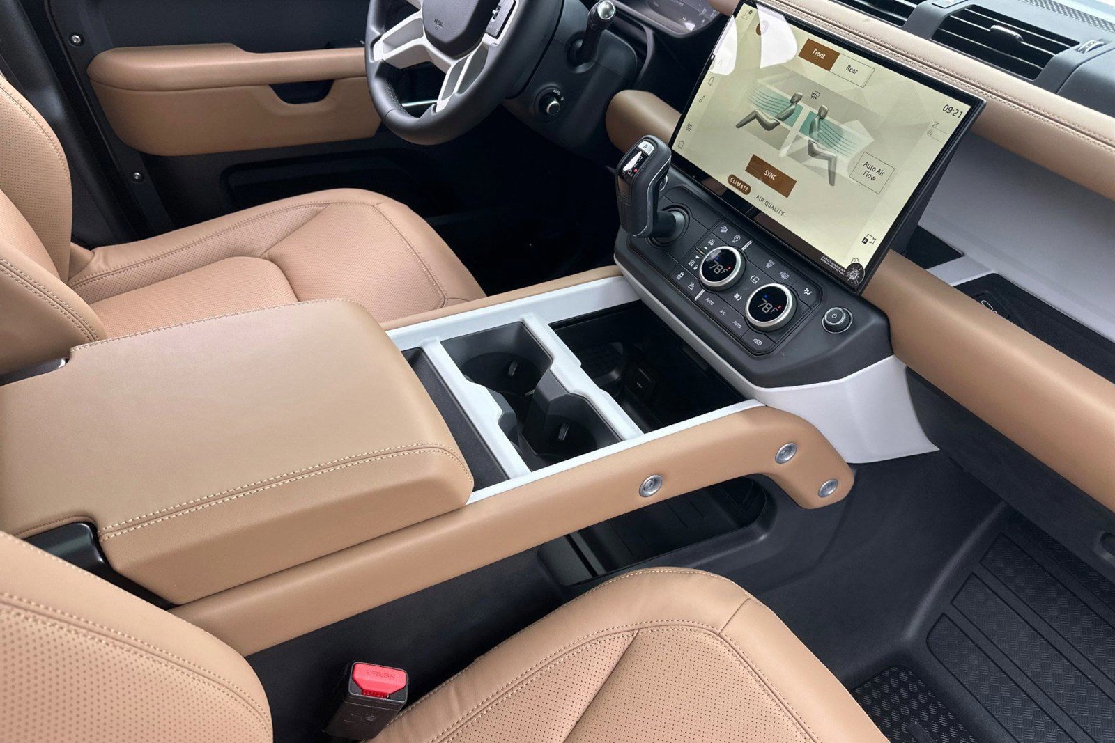 New 2026 Land Rover Defender 130 X-Dynamic SE image 27