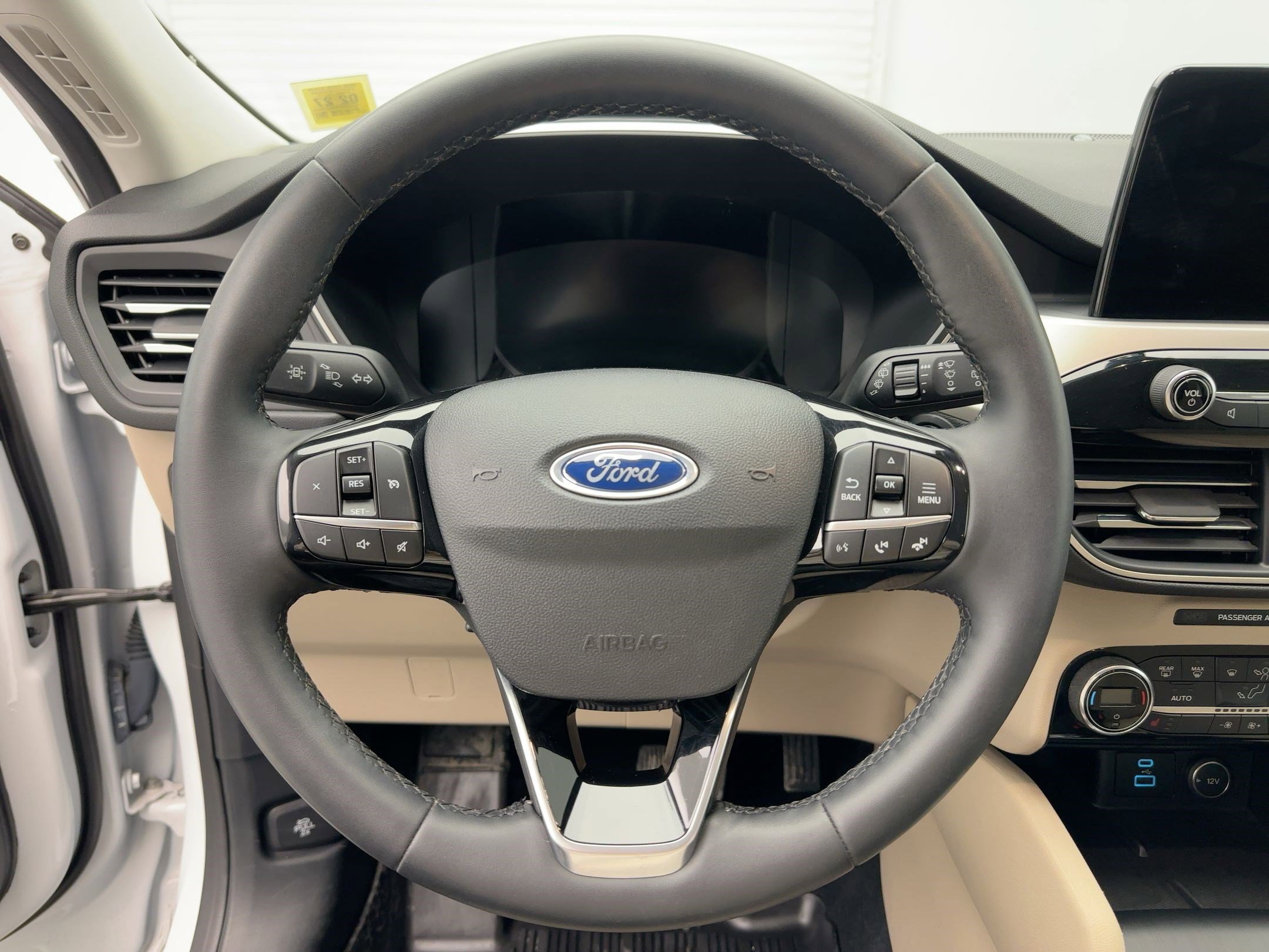 Used 2021 Ford Escape SEL w/ Technology Package image 16