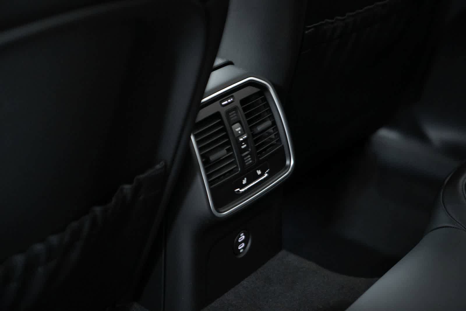 New 2026 Porsche Macan AWD/4WD image 36