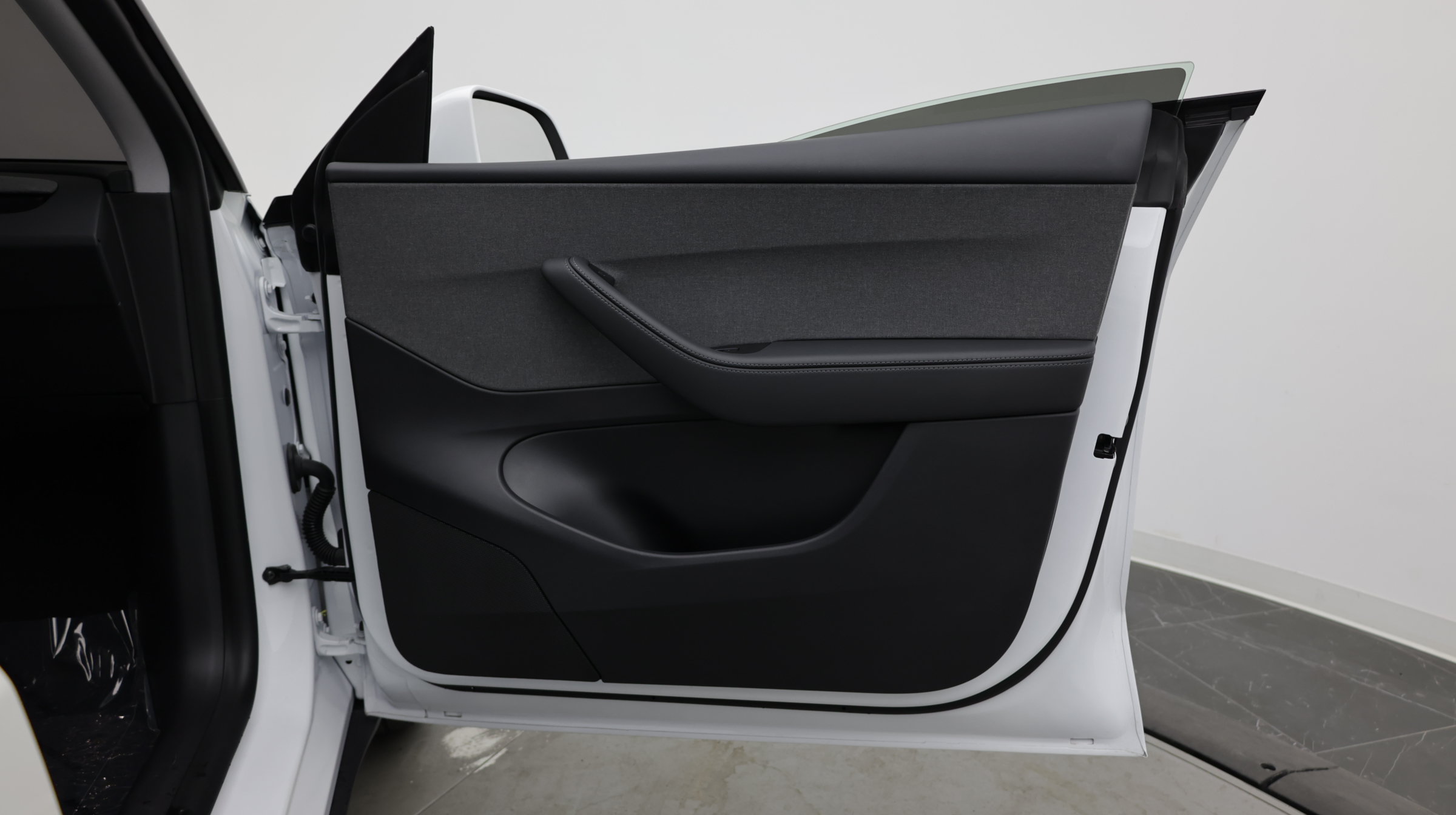 Used 2026 Tesla Model Y 2WD image 35