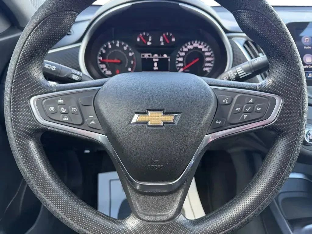 Used 2023 Chevrolet Malibu LT FWD image 19