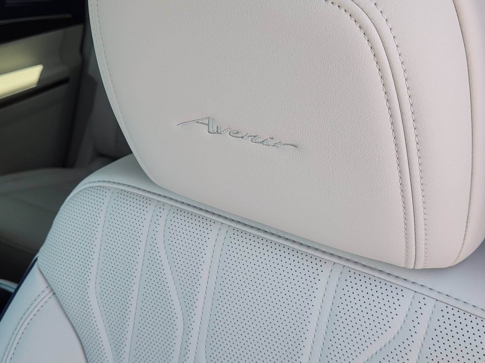 New 2026 Buick Enclave Avenir w/ Super Cruise Package FWD image 18