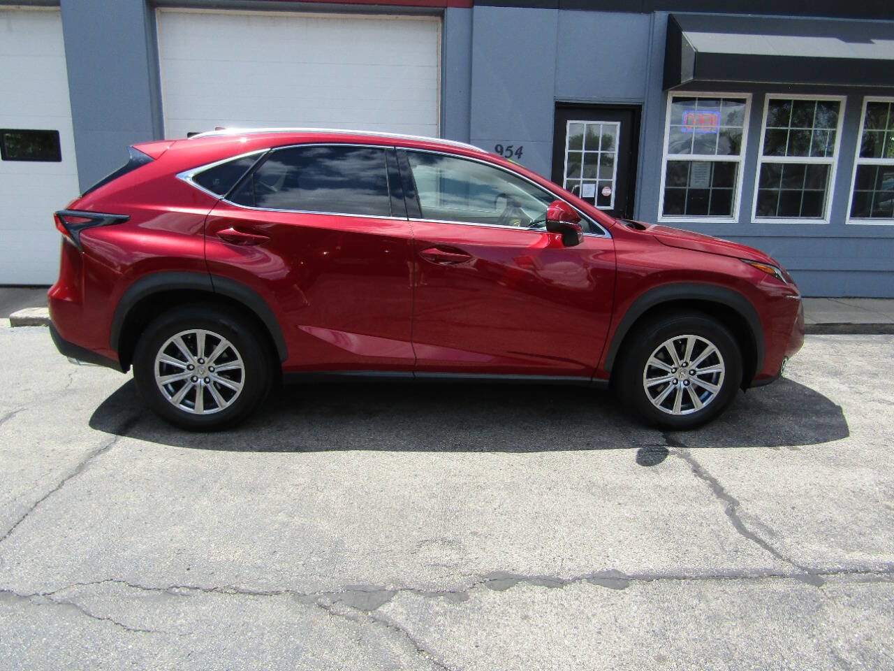 Used 2017 Lexus NX 200t FWD image 7