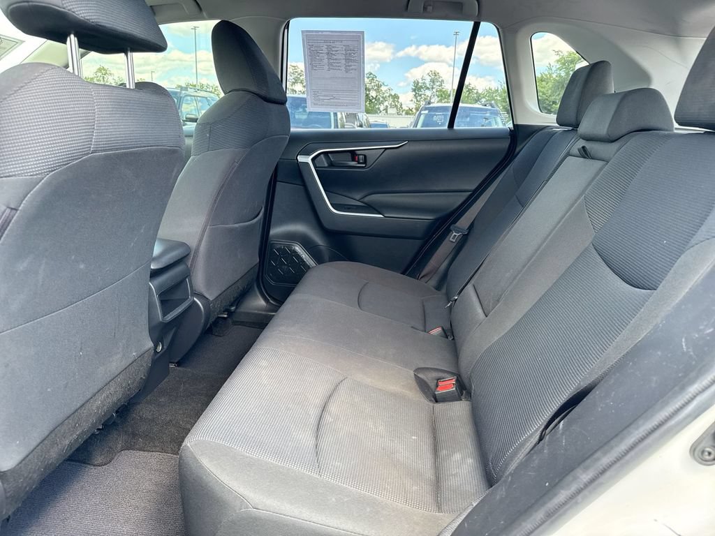 Used 2019 Toyota RAV4 LE AWD/4WD image 22
