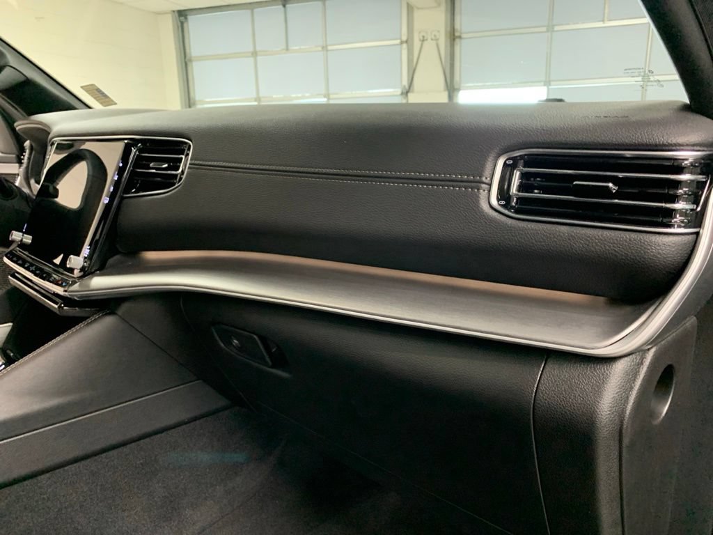 Certified 2025 Jeep Wagoneer Series II AWD/4WD image 13