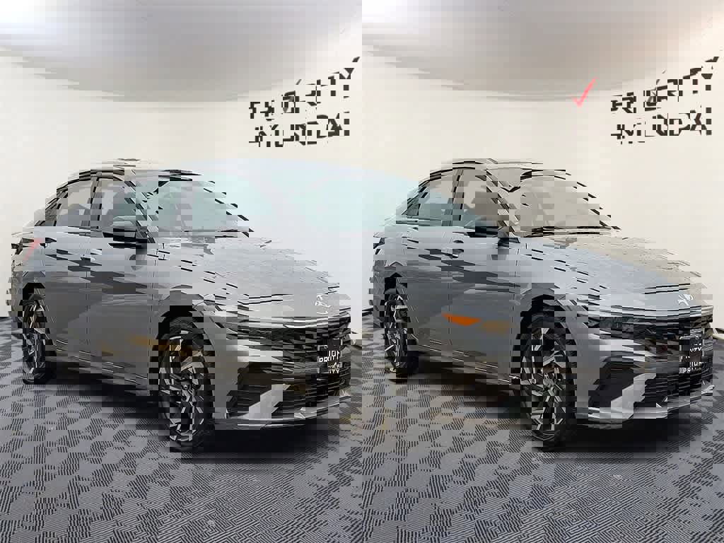 Certified 2025 Hyundai Elantra Sport image 3