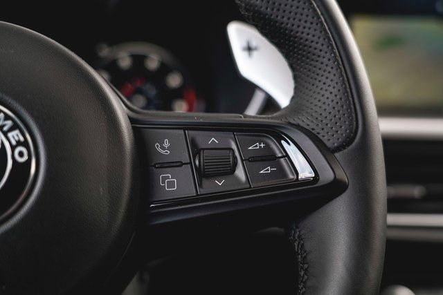 New 2025 Alfa Romeo Stelvio Sprint image 27