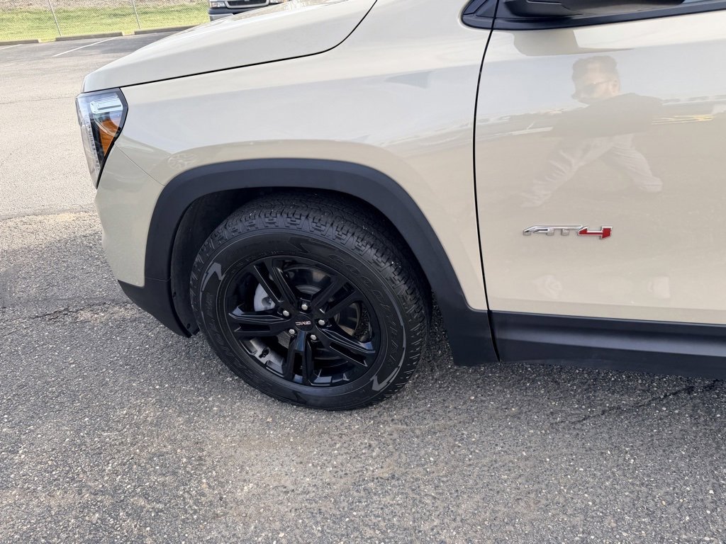 Used 2022 GMC Terrain AT4 image 10