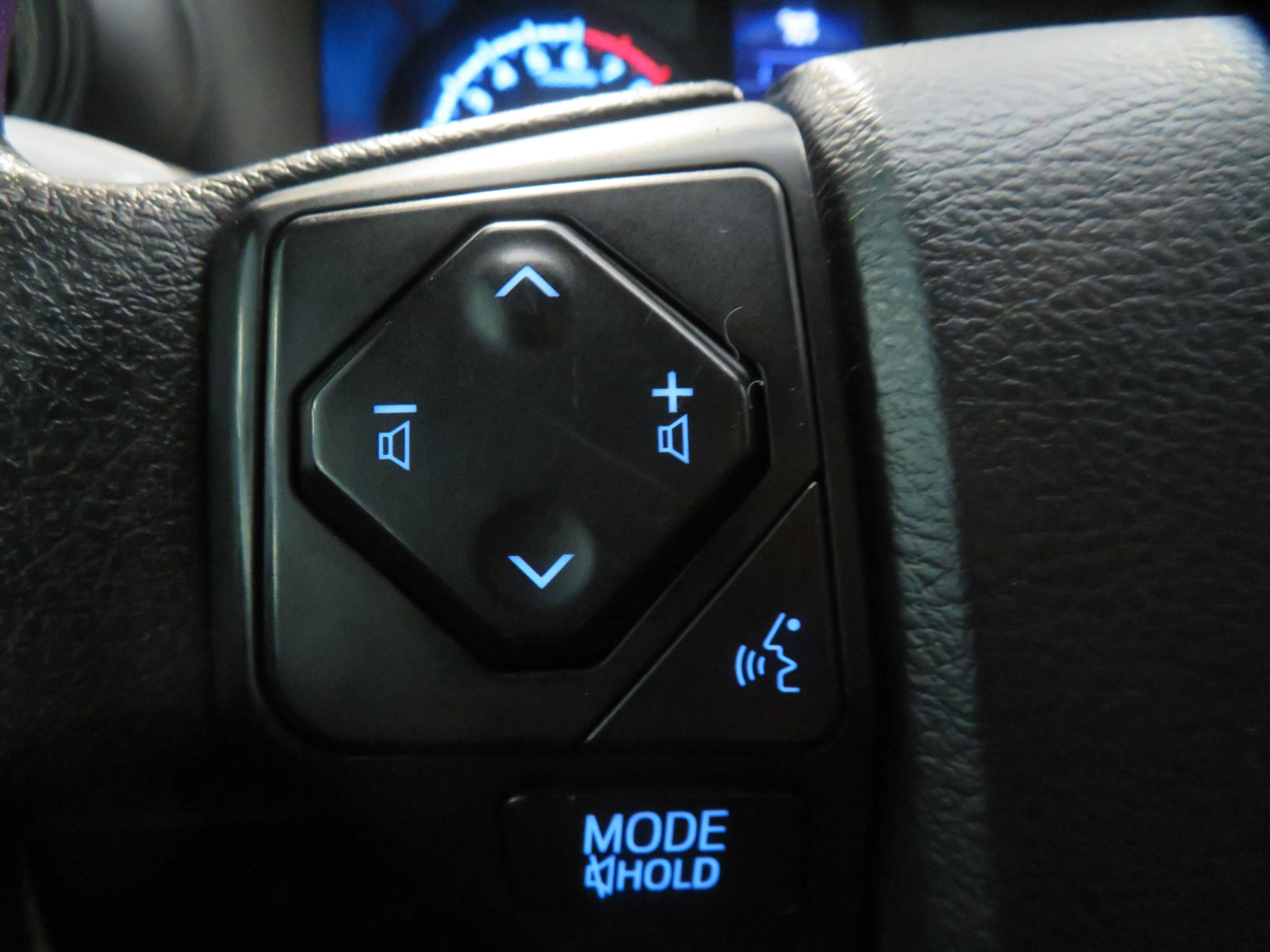 Used 2020 Toyota Tacoma SR AWD/4WD image 32