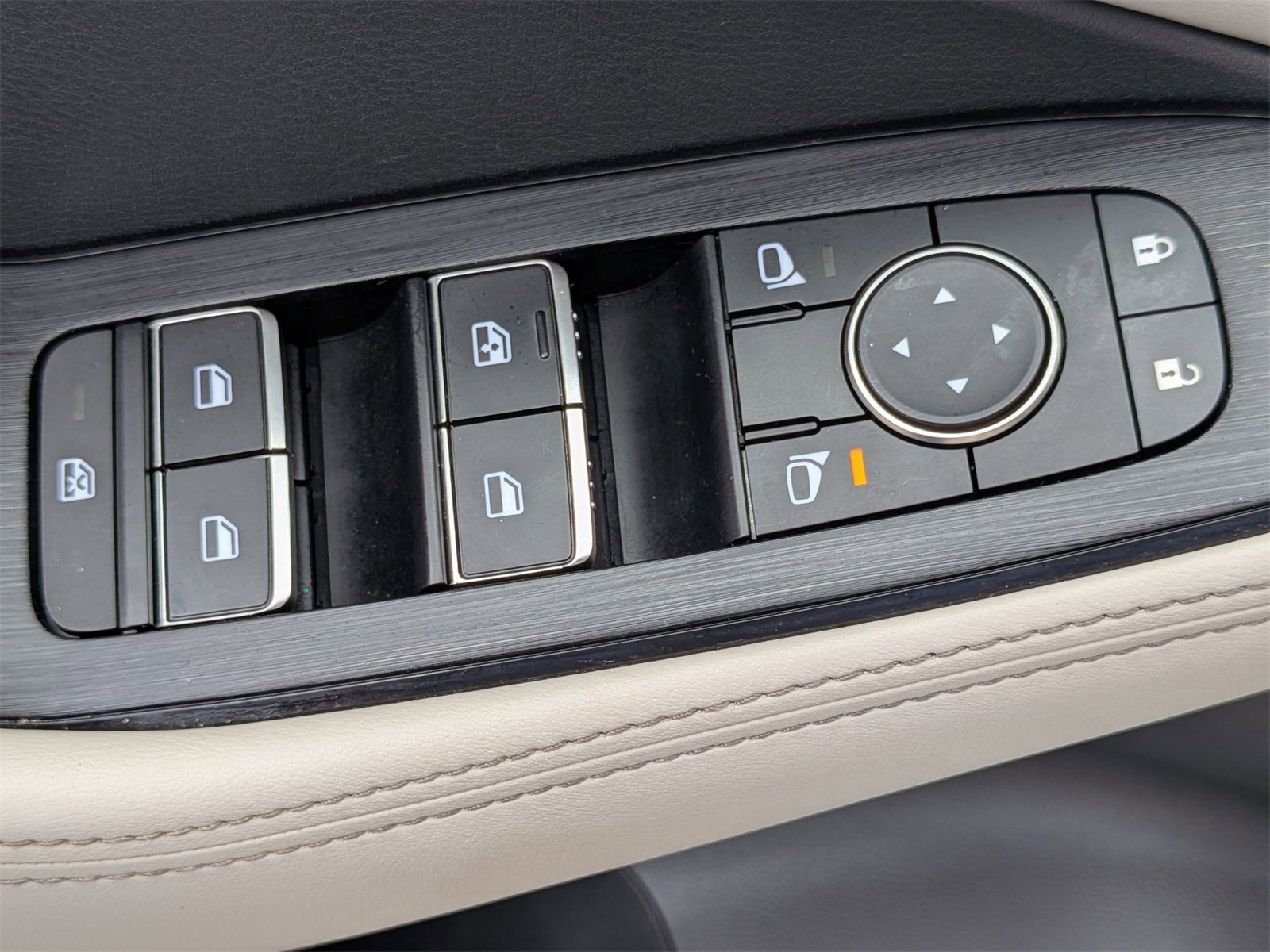 Used 2022 Nissan Rogue SL image 14