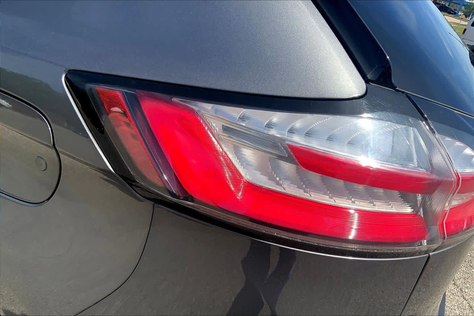 Used 2024 Ford Edge Titanium image 29