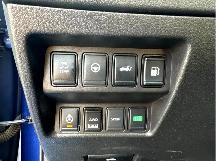 Used 2018 Nissan Rogue SL w/ Premium Package image 23