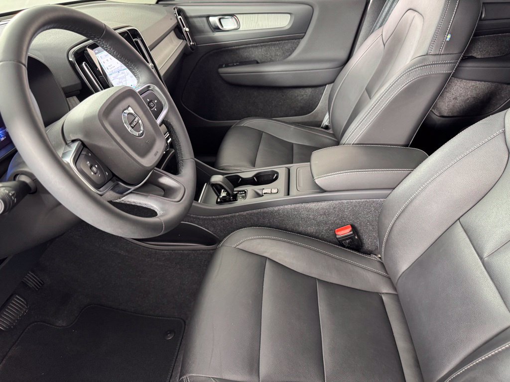 Certified 2024 Volvo XC40 B5 Core AWD/4WD image 19