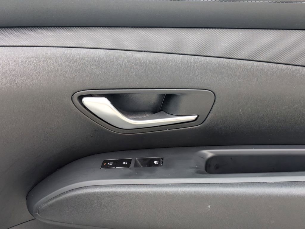 Used 2025 Hyundai Santa Cruz SEL FWD image 31