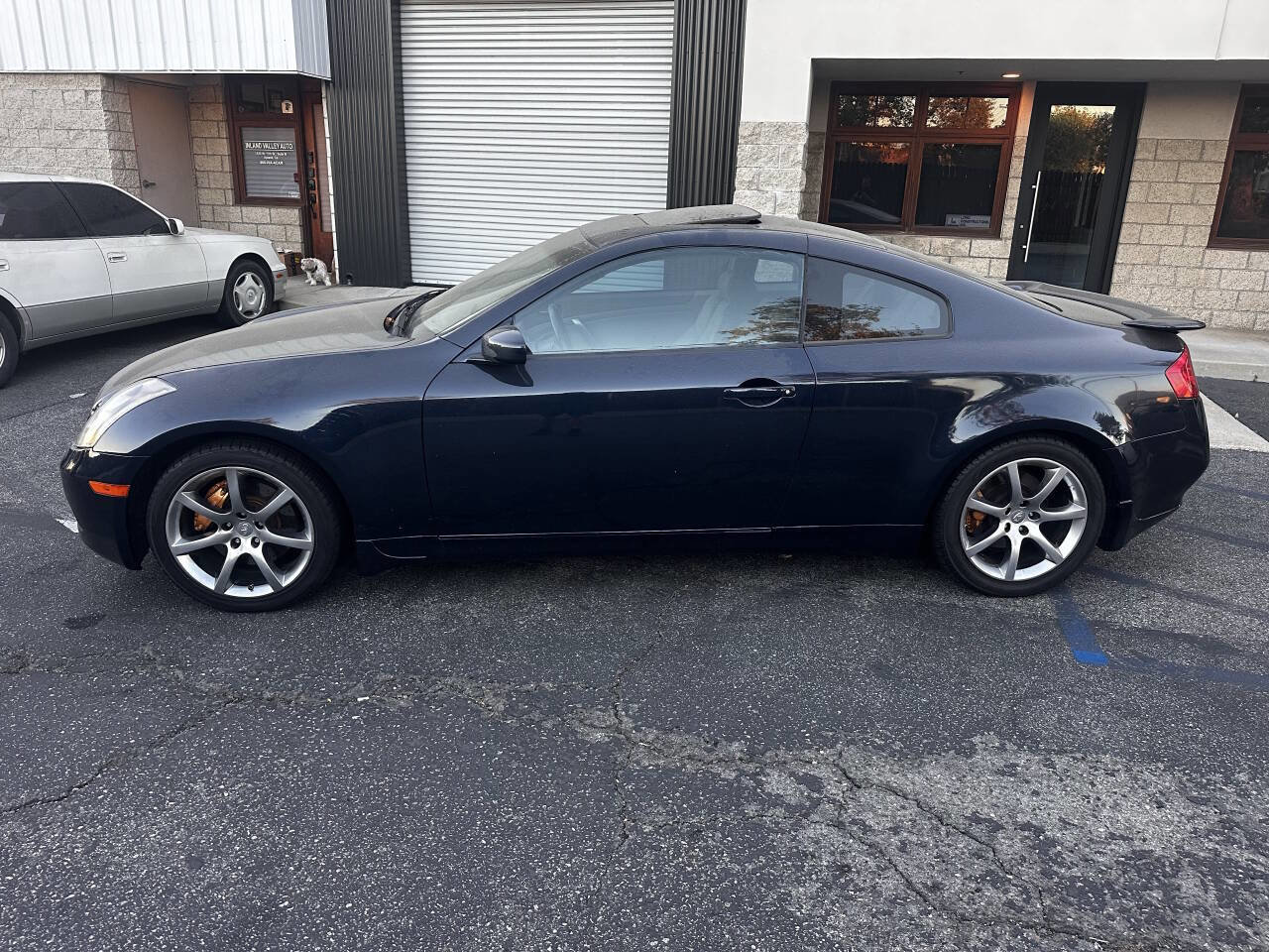 Used 2004 INFINITI G35 Coupe w/ Premium Pkg image 2