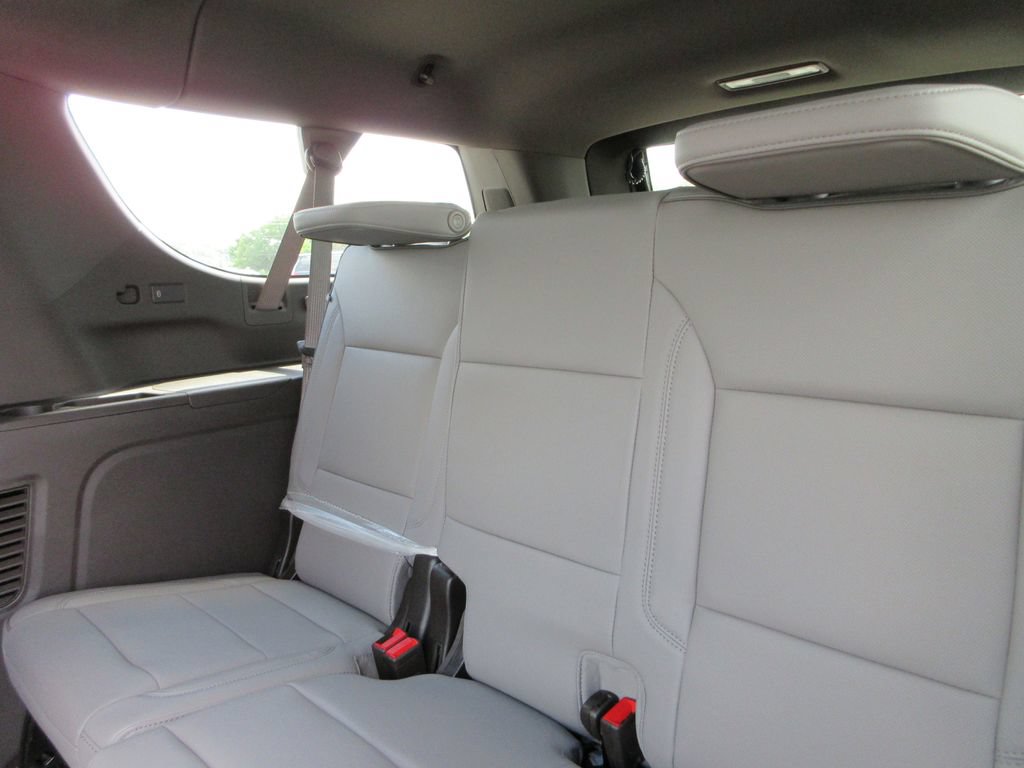 New 2026 GMC Yukon XL Elevation w/ Elevation Premium Package AWD/4WD image 13
