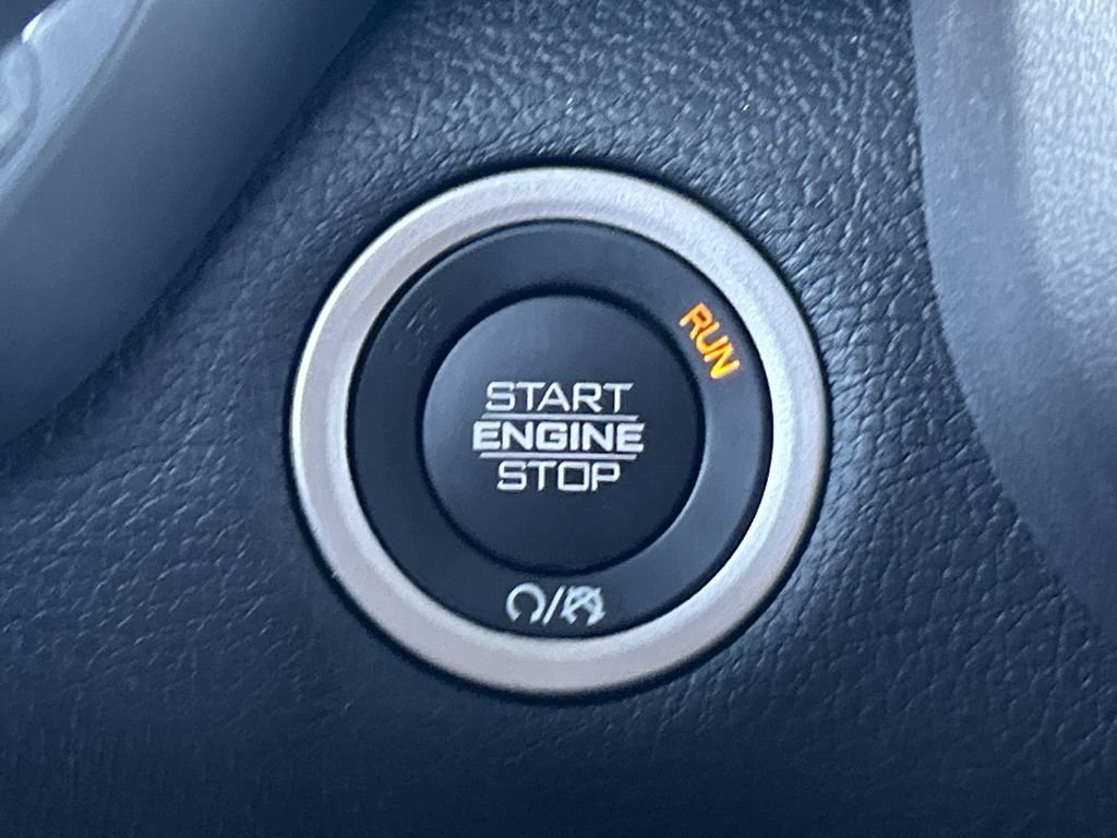 Used 2025 RAM 2500 Laramie AWD/4WD image 17