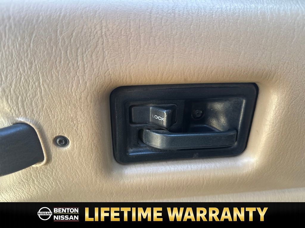 Used 2001 Jeep Wrangler SE image 12