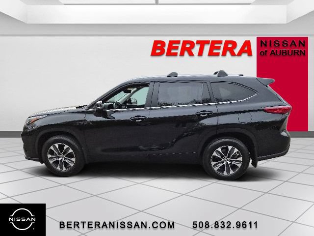 Used 2023 Toyota Highlander XLE