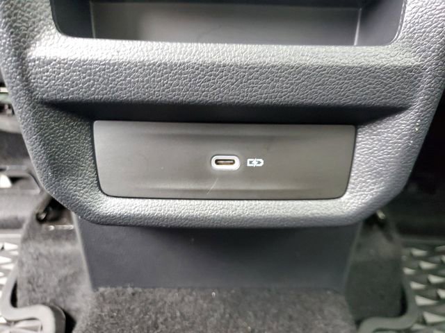 Certified 2025 Volkswagen Taos SE w/ Panoramic Sunroof Package image 12